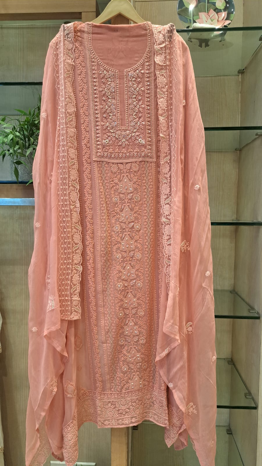 Lucknowi Collections