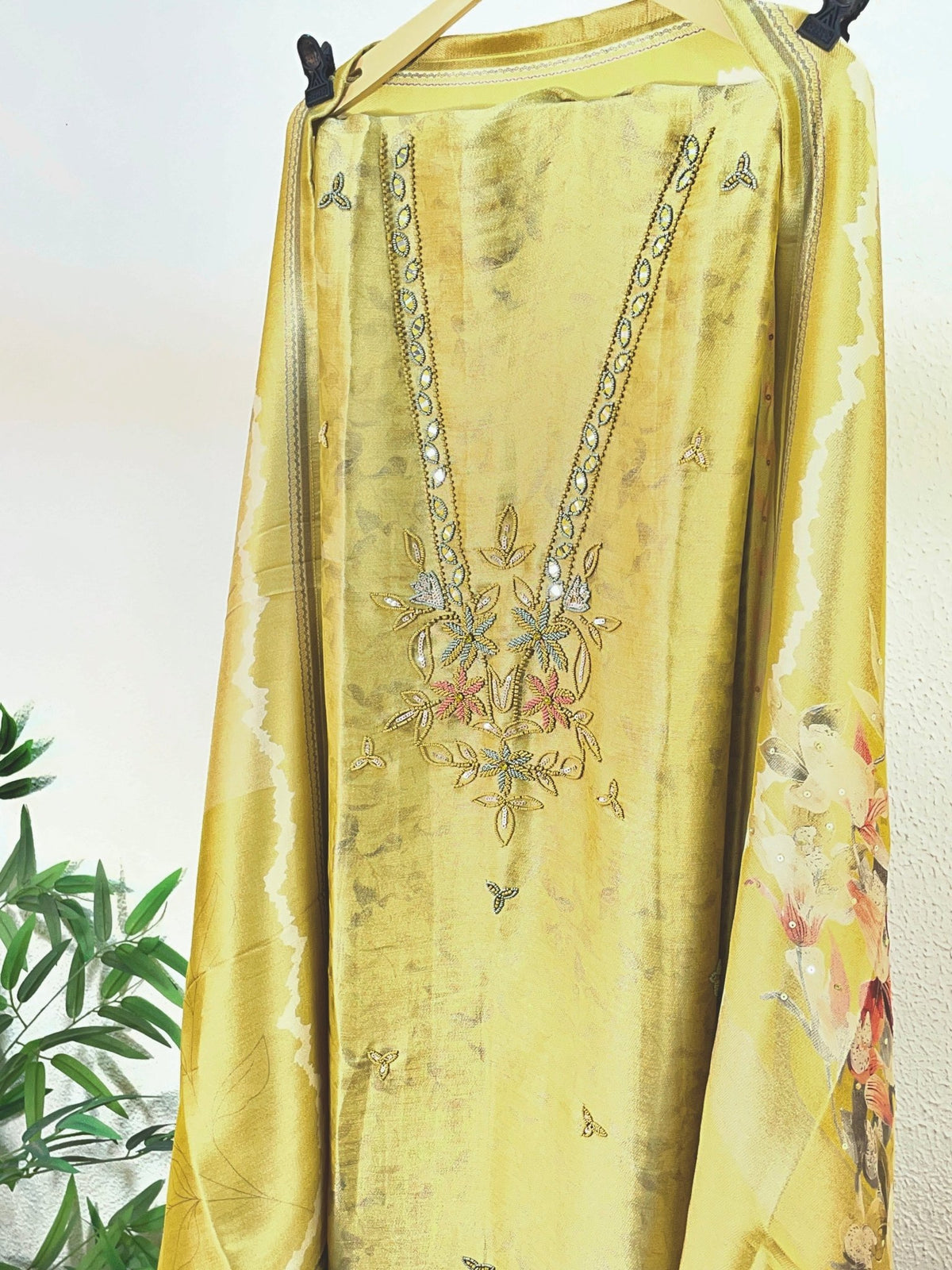Garden Bloom Slik Unstitched Suit Set - J.BEHARI