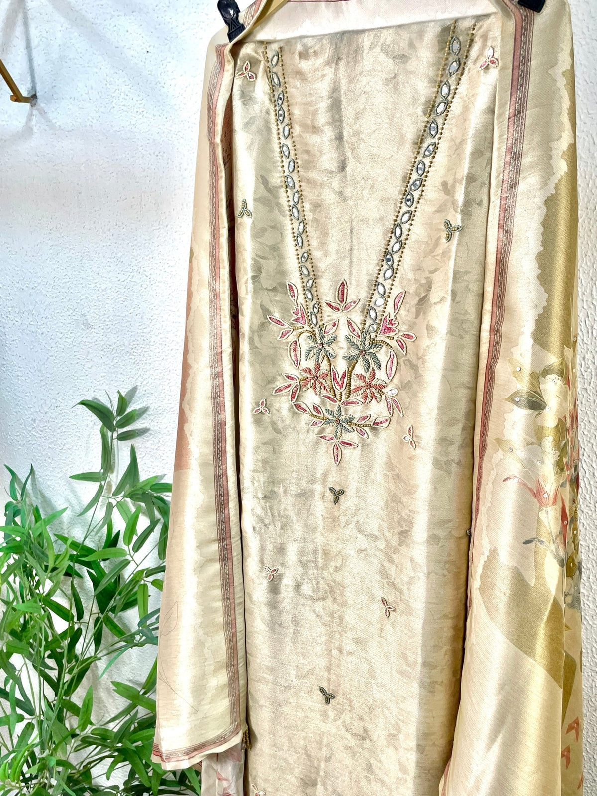 Garden Bloom Slik Unstitched Suit Set - J.BEHARI