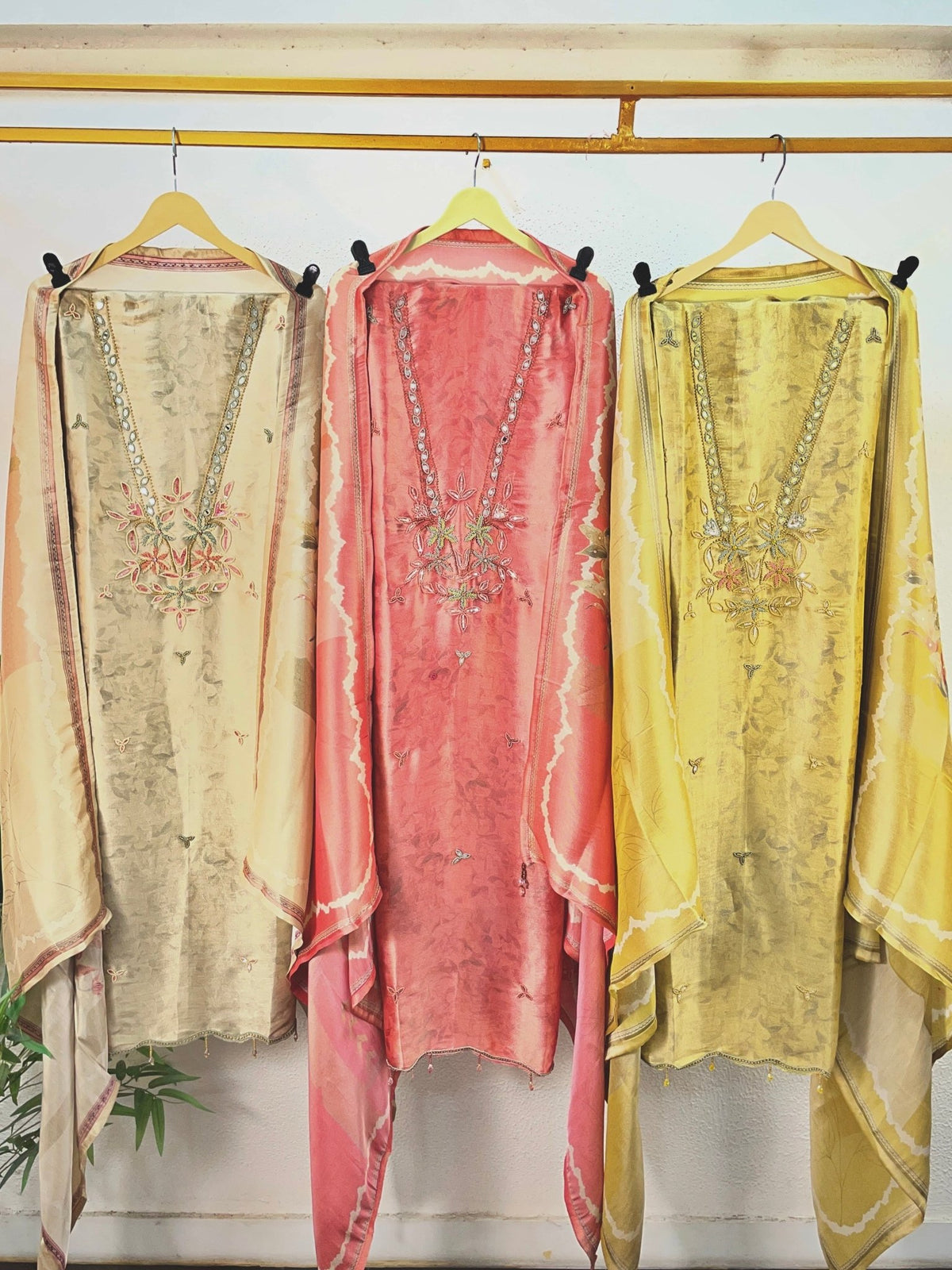 Garden Bloom Slik Unstitched Suit Set - J.BEHARI